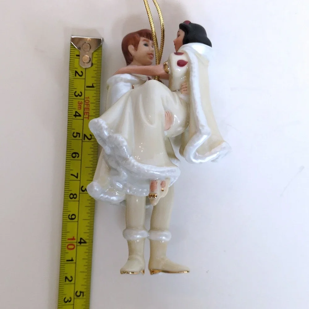 Vtg Disney Ornament‎ Snow White & Prince Charming Dancing Porcelain 4.5in